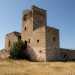 Dobbiamo procedere ancora a piedi per qualche centinaio di metri per arrivare finalmente davanti allultima tappa del tour.  masseria La Monaca: una struttura del XIII secolo che prende il nome dalla vicina omonima lama